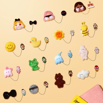 Crybaby Wrying Again Series-Plush Badge Blind Box