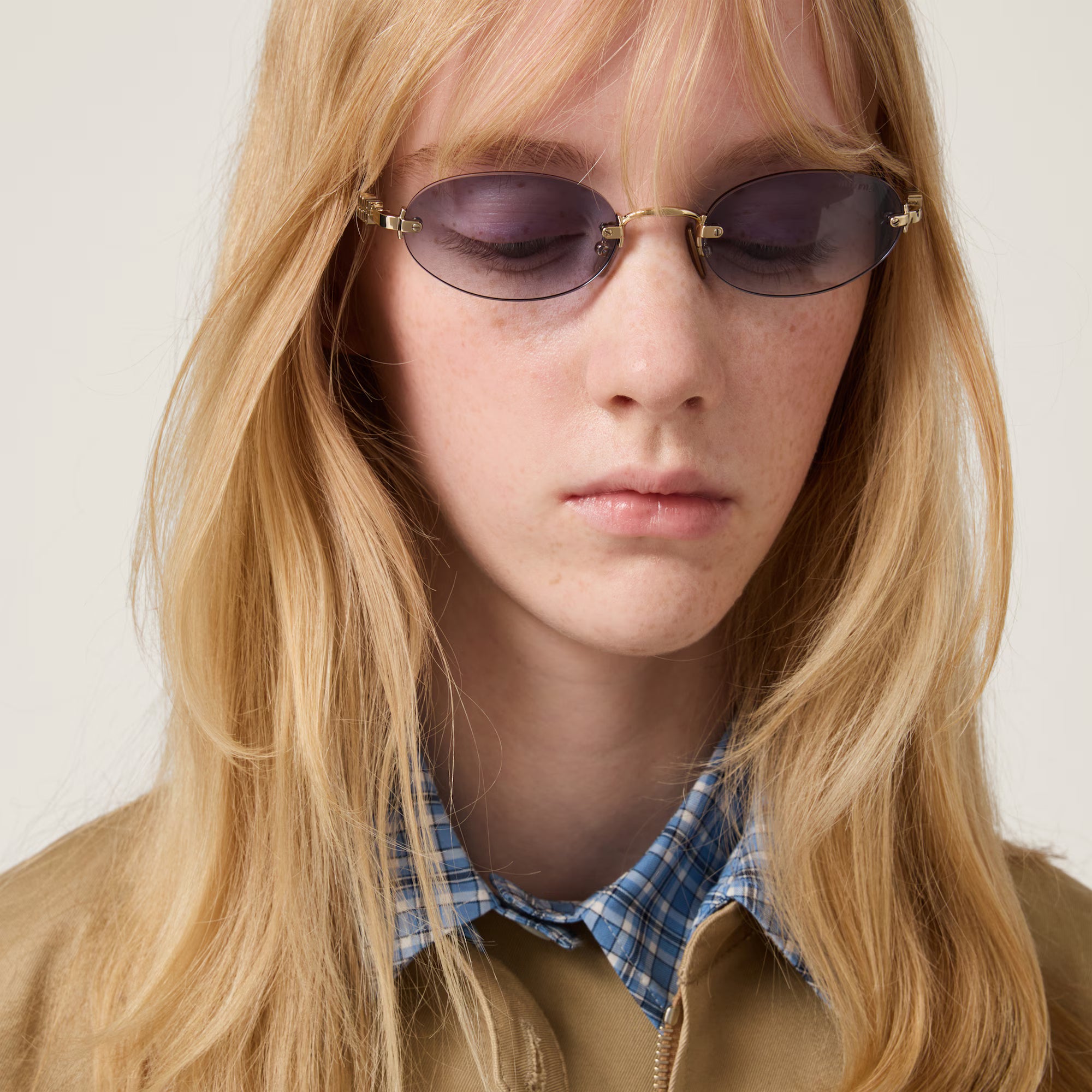 miu miu logo sunglasses