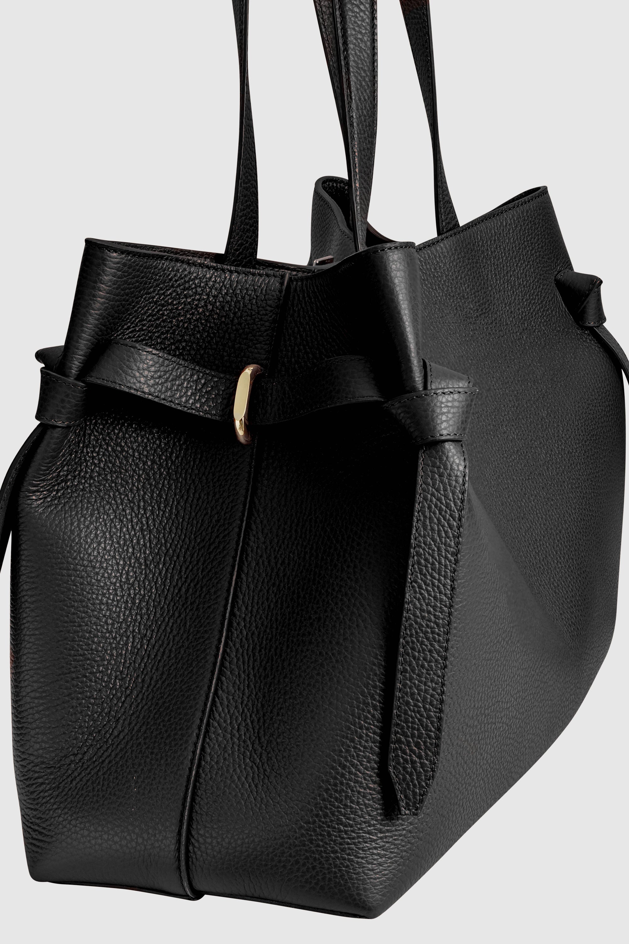 YUZEFI GYOZA TOTE - BLACK PEBBLE GRAINED LEATHER