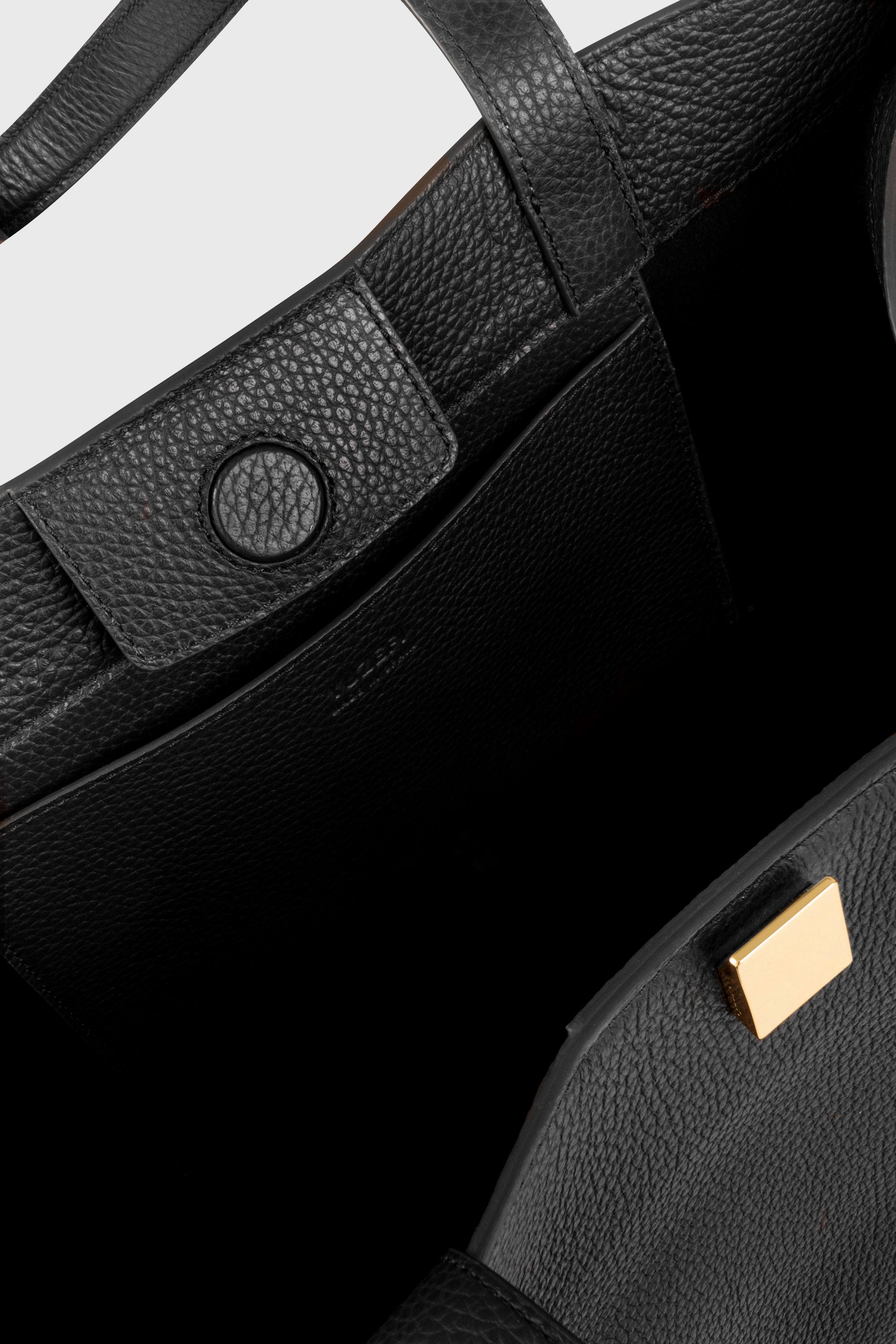 YUZEFI GYOZA TOTE - BLACK PEBBLE GRAINED LEATHER